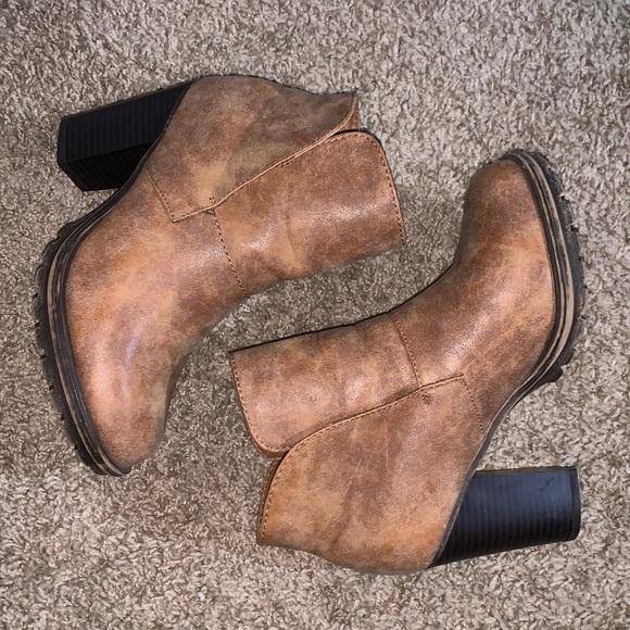 Bamboo Tracker 3 Ankle Boots Booties tan Chunky heel faux leather comfy size 8 - Picture 7 of 14